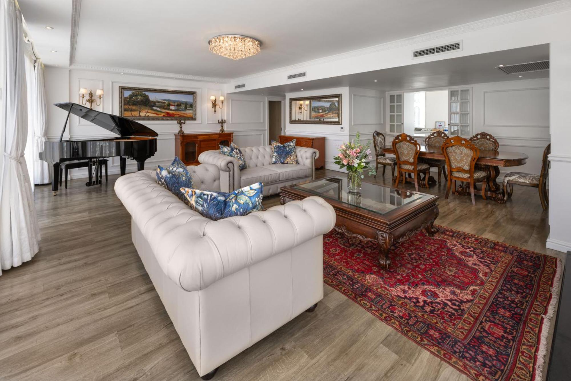 โรงแรมเปปเปอร์คลับ เคปทาวน์ ภายนอก รูปภาพ The living room of a penthouse apartment